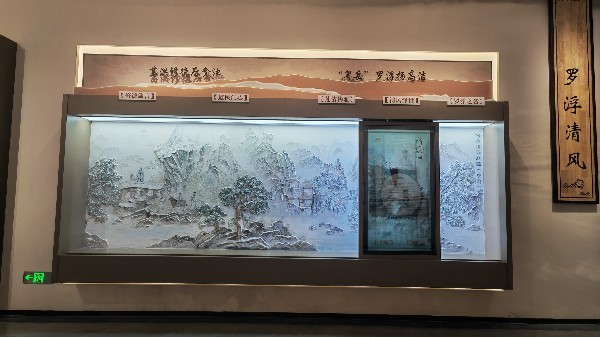 解析滑軌屏的出現(xiàn)比傳統(tǒng)展有什么優(yōu)勢？